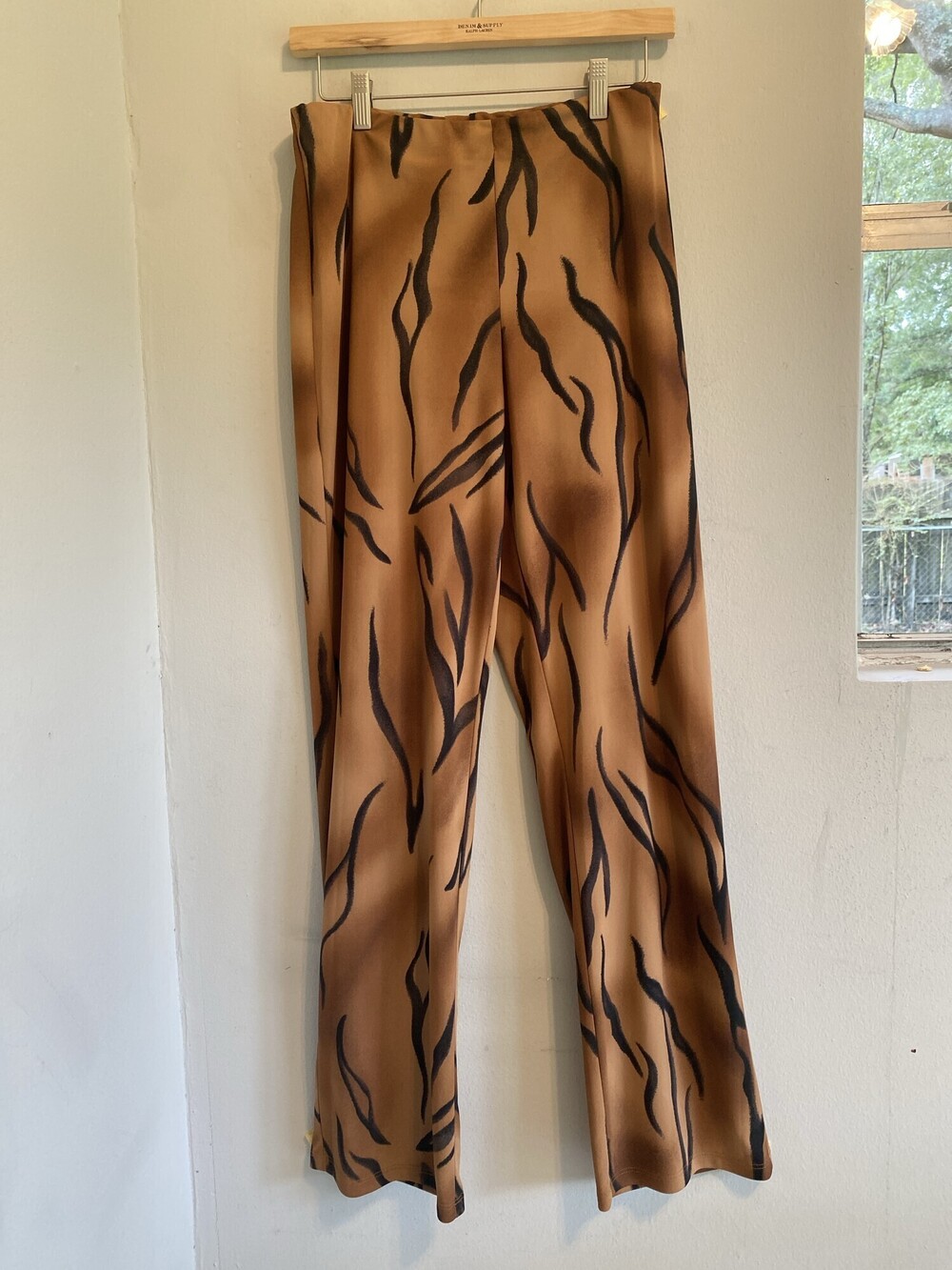 Vintage Caché Women's 8 Tiger Print High Waist Pants